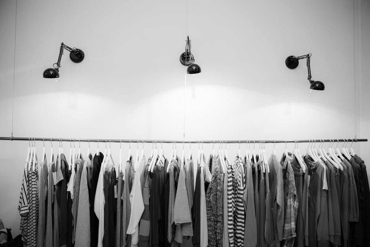 Outlet_Clothing_Rack